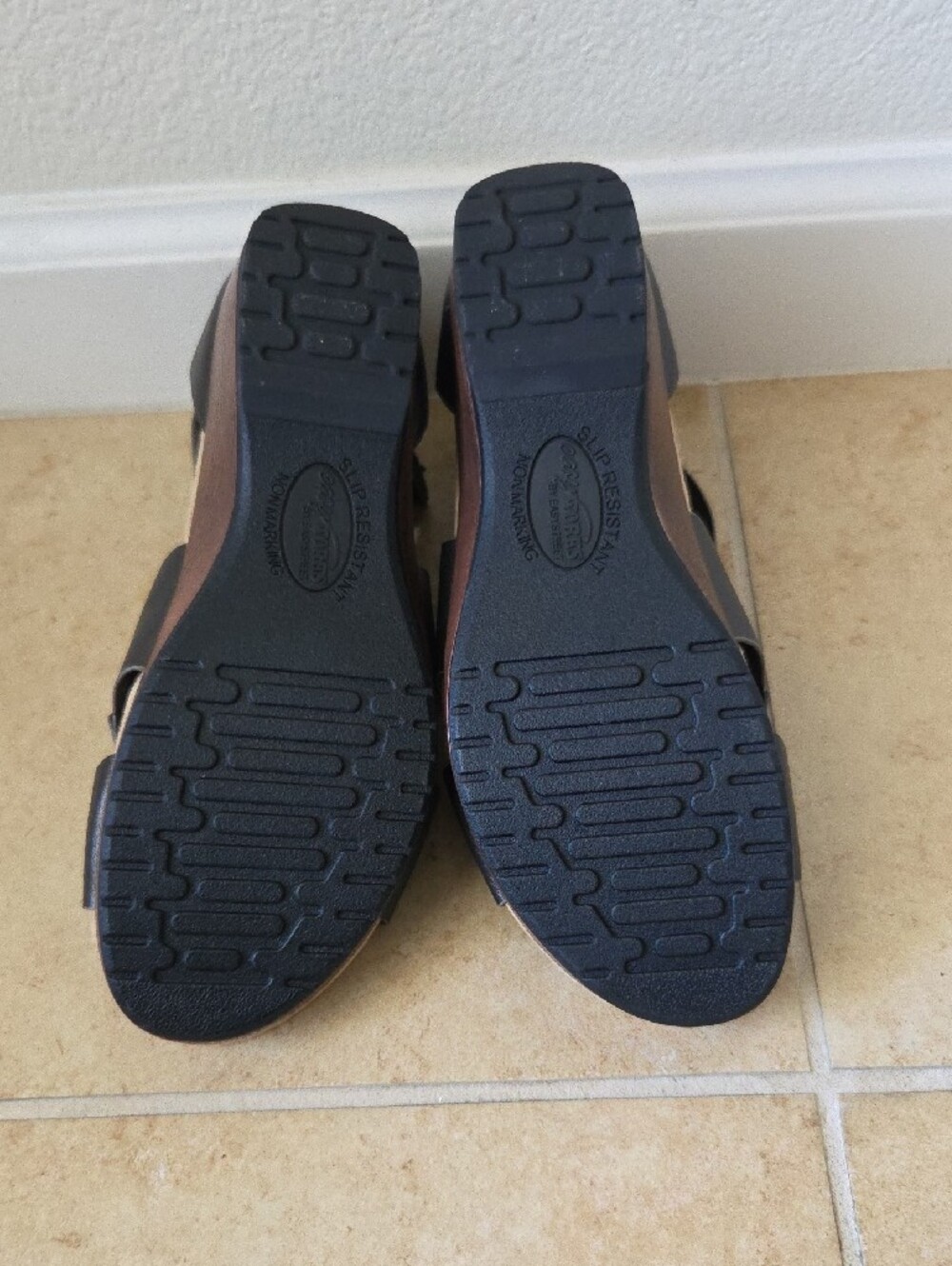 EASY STREET Rosa Crisscross Wedge Sandals Charcoal Sz 7.5WW Comfy Cushioned - Picture 10 of 15